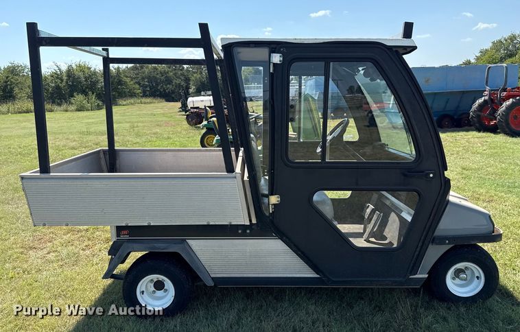 image for item GH9422 2002 Club Car Carryall 2 golf cart