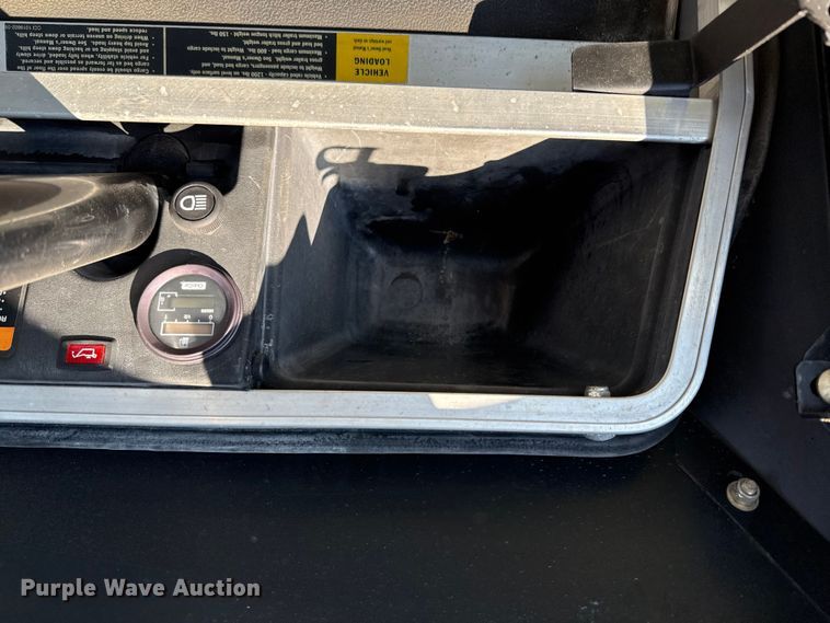 image for item GH9422 2002 Club Car Carryall 2 golf cart