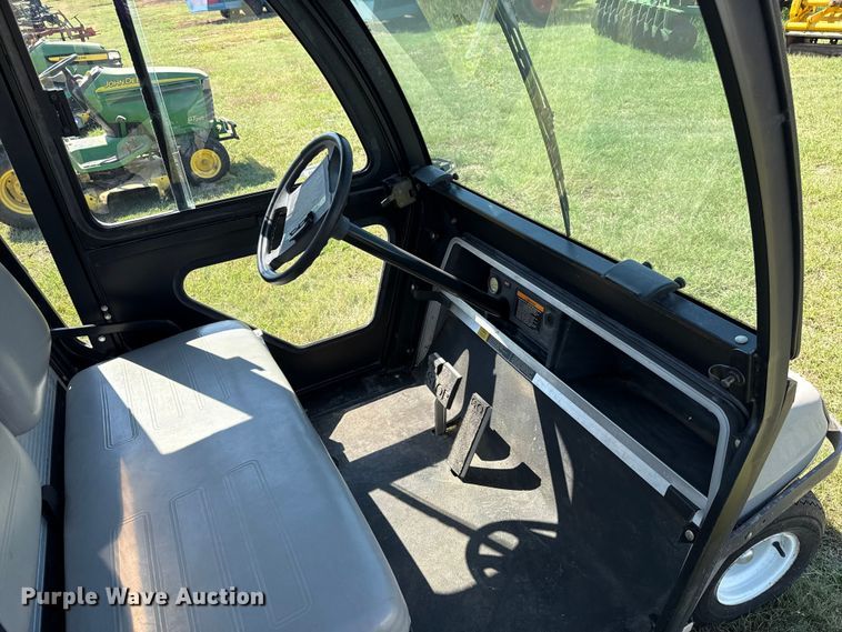 image for item GH9422 2002 Club Car Carryall 2 golf cart