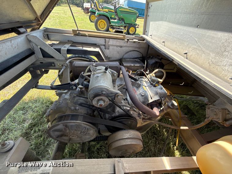 image for item GH9422 2002 Club Car Carryall 2 golf cart