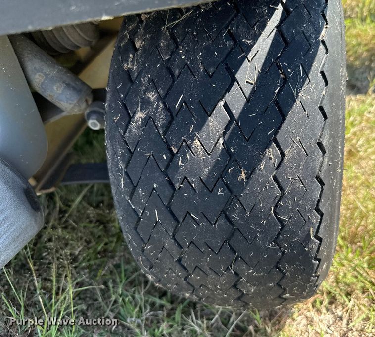 image for item GH9422 2002 Club Car Carryall 2 golf cart