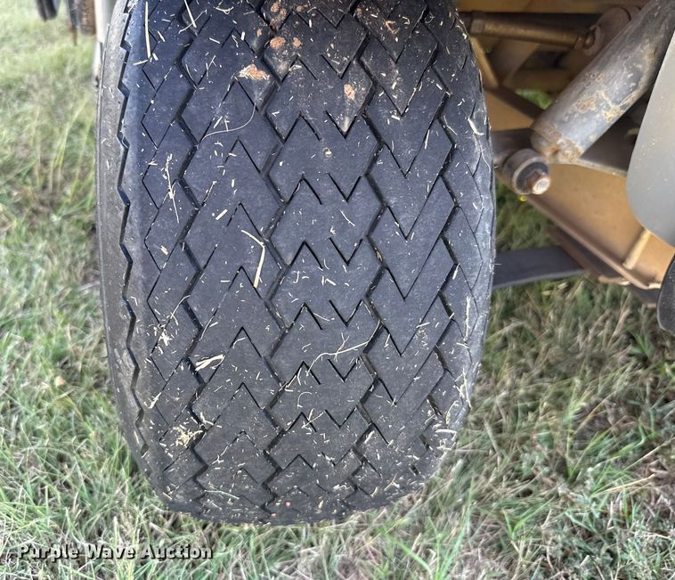 image for item GH9422 2002 Club Car Carryall 2 golf cart