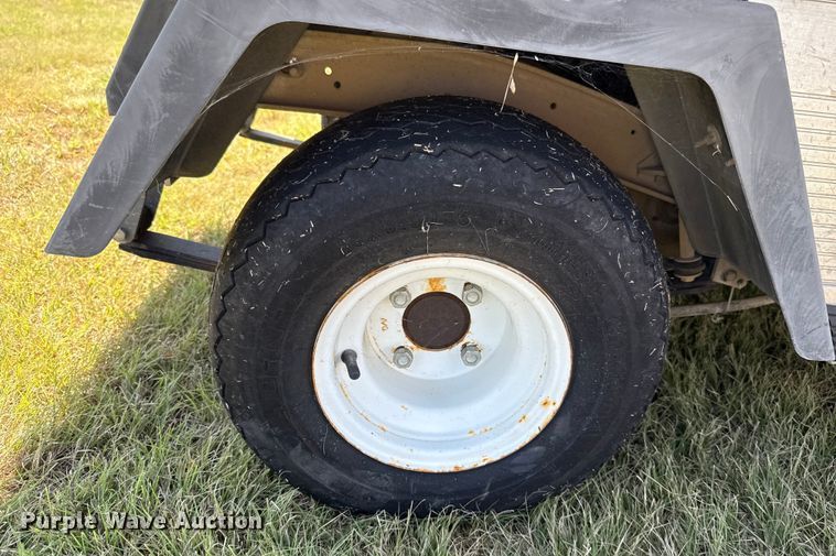 image for item GH9422 2002 Club Car Carryall 2 golf cart