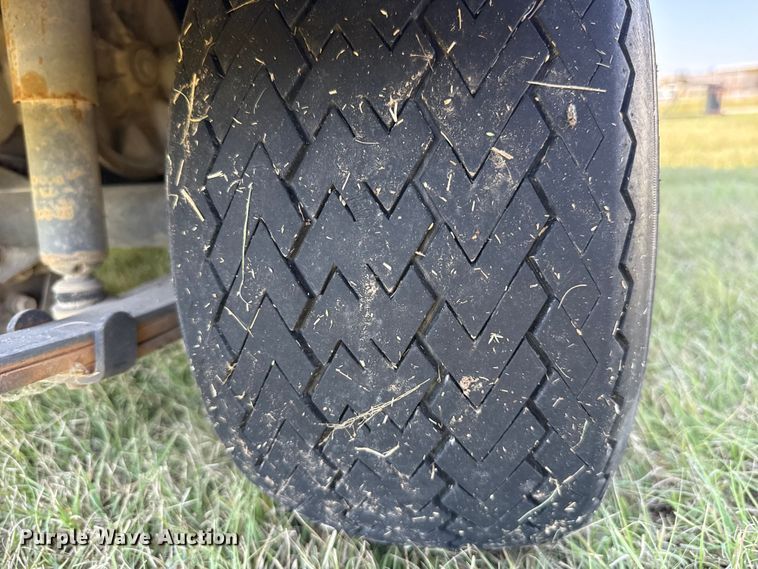 image for item GH9422 2002 Club Car Carryall 2 golf cart