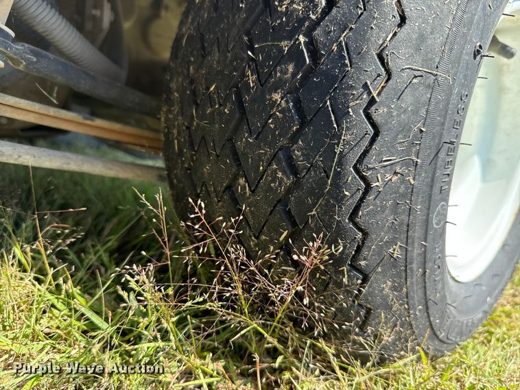 image for item GH9422 2002 Club Car Carryall 2 golf cart