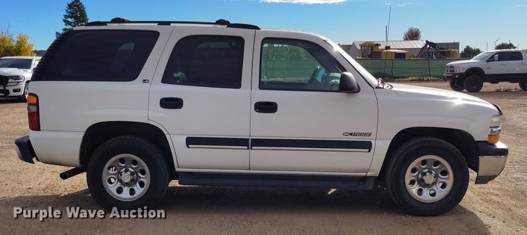 image for item IP9715 2001 Chevrolet Tahoe SUV