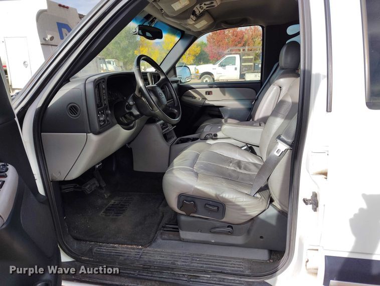 image for item IP9715 2001 Chevrolet Tahoe SUV