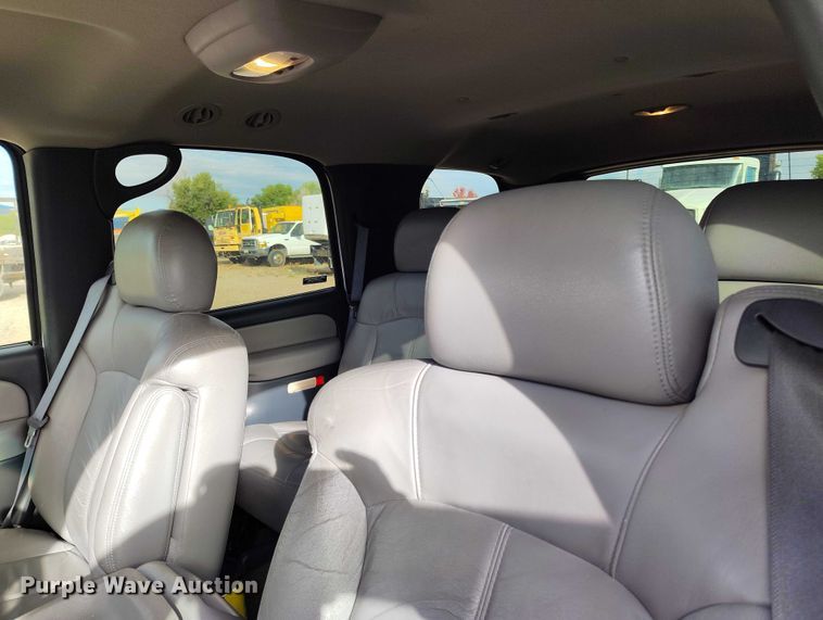 image for item IP9715 2001 Chevrolet Tahoe SUV