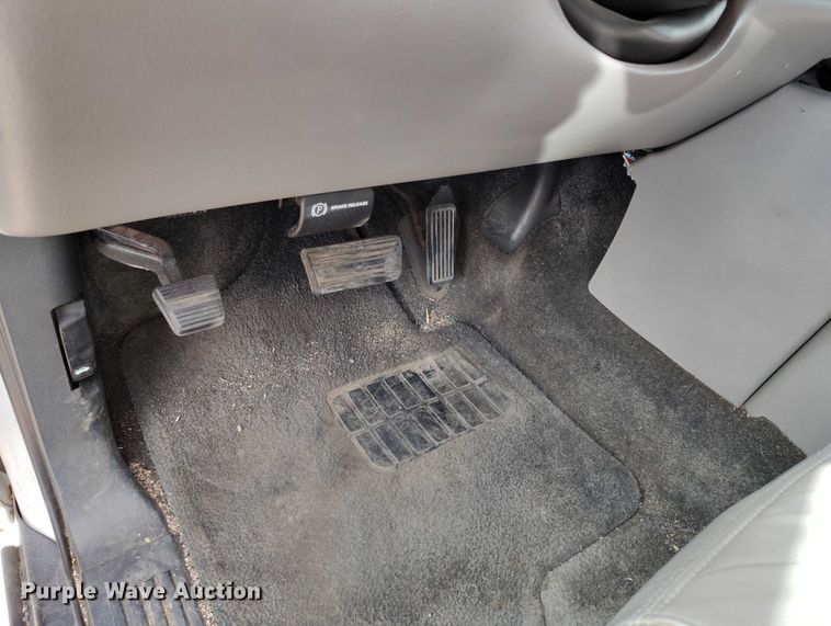 image for item IP9715 2001 Chevrolet Tahoe SUV