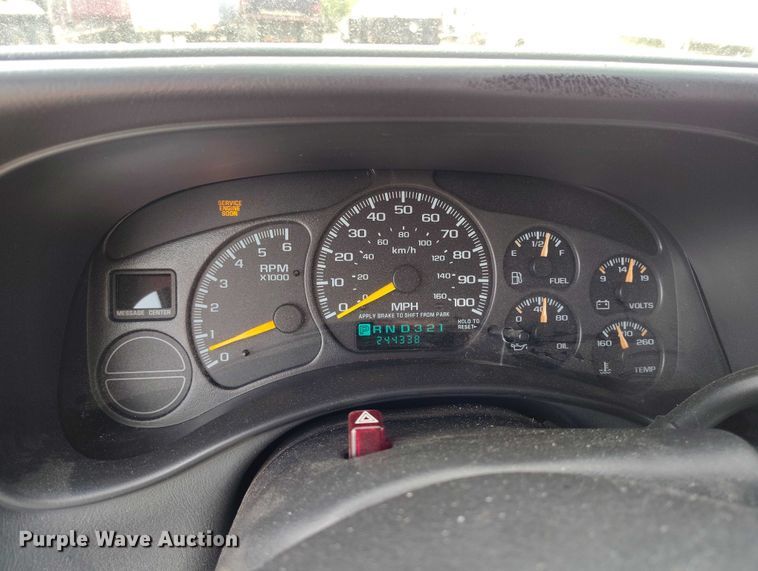 image for item IP9715 2001 Chevrolet Tahoe SUV