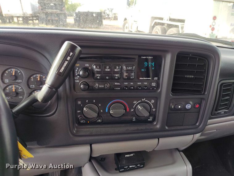 image for item IP9715 2001 Chevrolet Tahoe SUV