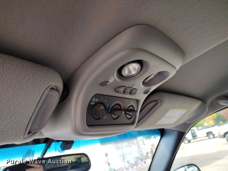 image for item IP9715 2001 Chevrolet Tahoe SUV