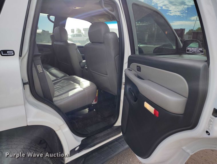 image for item IP9715 2001 Chevrolet Tahoe SUV