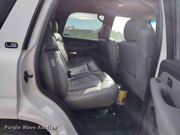 image for item IP9715 2001 Chevrolet Tahoe SUV