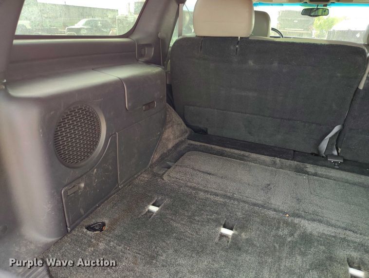 image for item IP9715 2001 Chevrolet Tahoe SUV