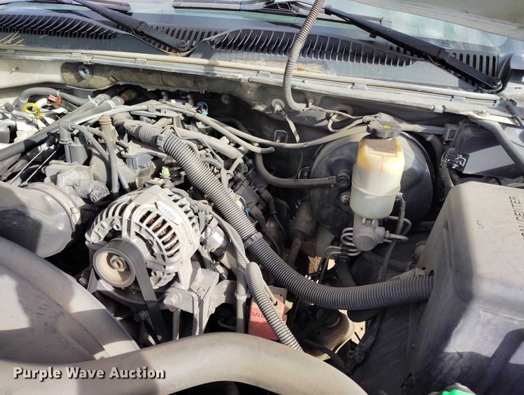 image for item IP9715 2001 Chevrolet Tahoe SUV