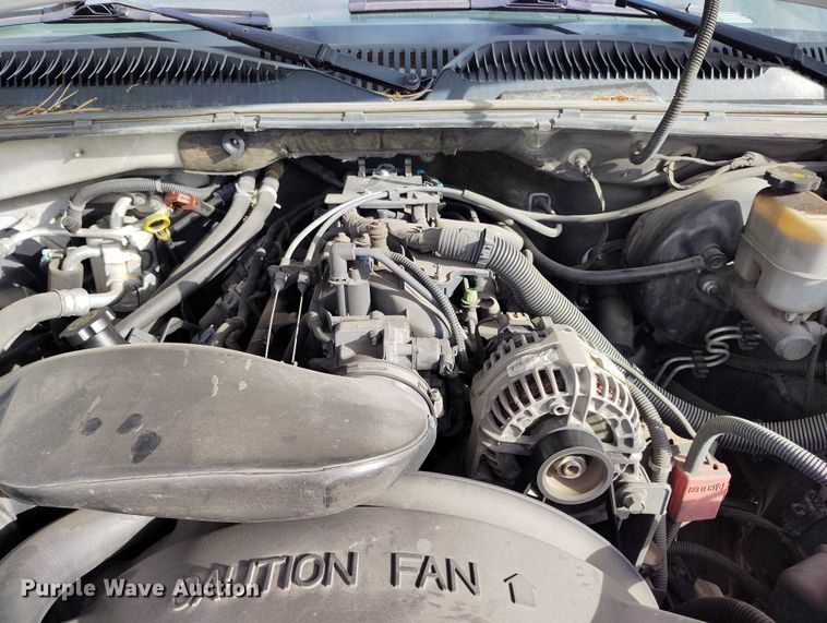 image for item IP9715 2001 Chevrolet Tahoe SUV