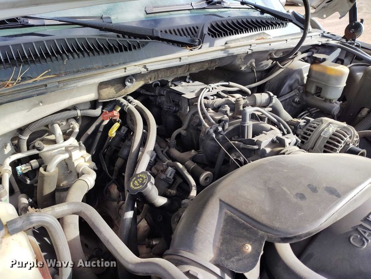 image for item IP9715 2001 Chevrolet Tahoe SUV