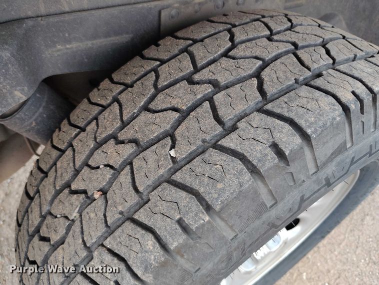 image for item IP9715 2001 Chevrolet Tahoe SUV