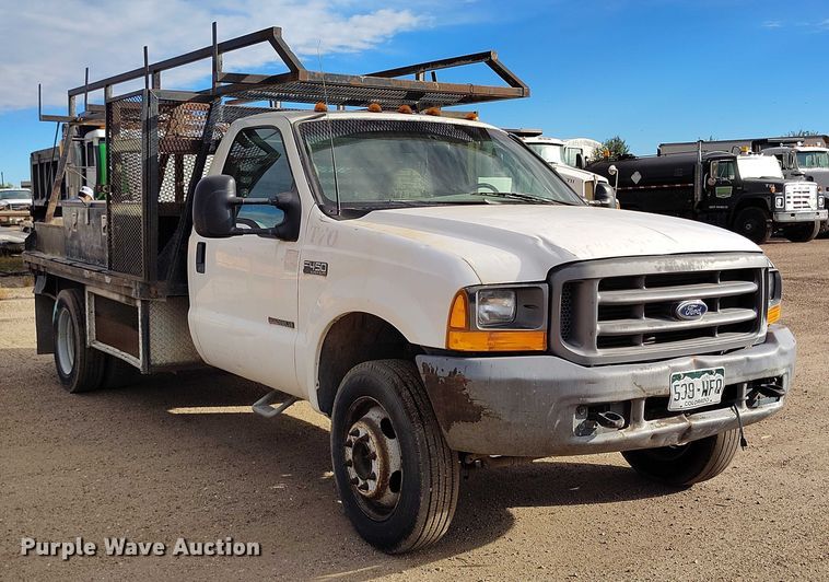 image for item IP9719 2000 Ford F450 Super Duty flatbed truck