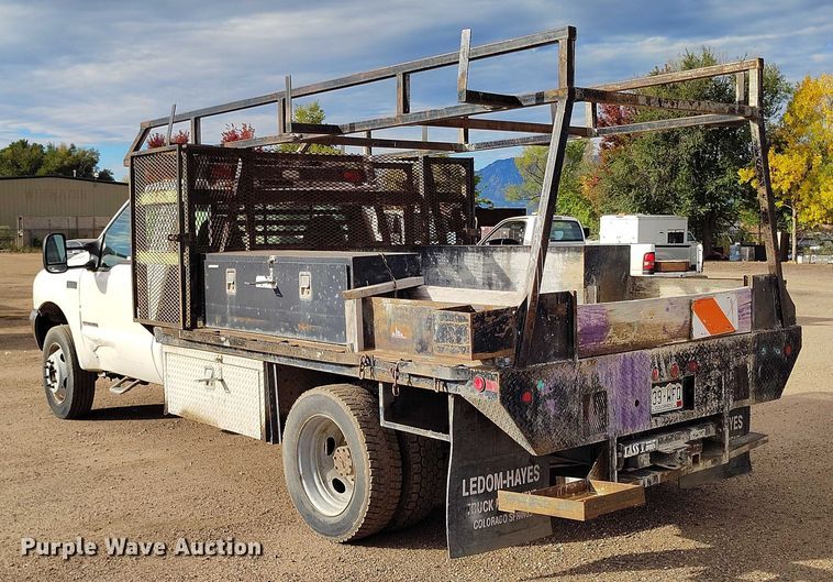 image for item IP9719 2000 Ford F450 Super Duty flatbed truck