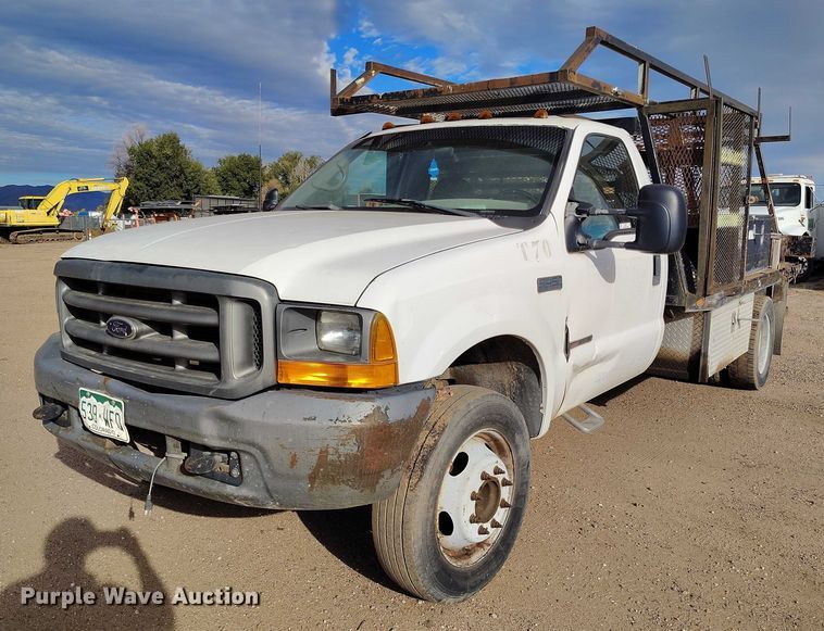 image for item IP9719 2000 Ford F450 Super Duty flatbed truck