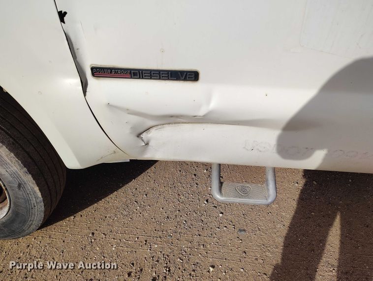 image for item IP9719 2000 Ford F450 Super Duty flatbed truck