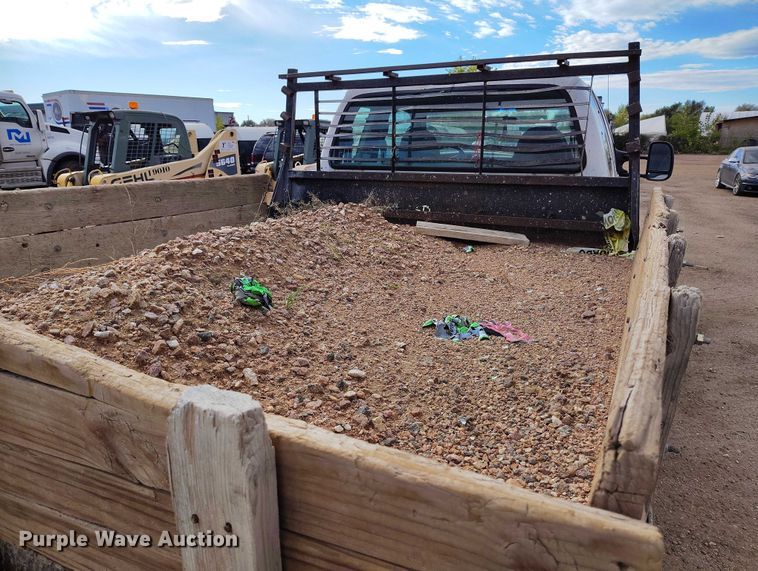 image for item IP9720 2000 Ford F350 Super Duty SuperCab dump flatbed pickup truck