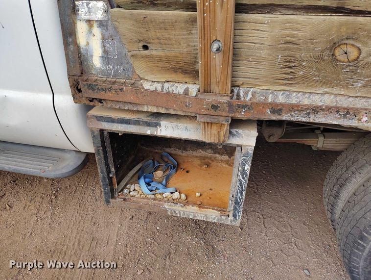 image for item IP9720 2000 Ford F350 Super Duty SuperCab dump flatbed pickup truck