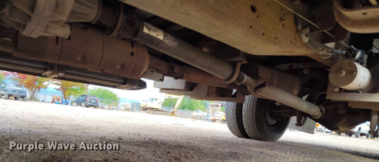 image for item IP9720 2000 Ford F350 Super Duty SuperCab dump flatbed pickup truck