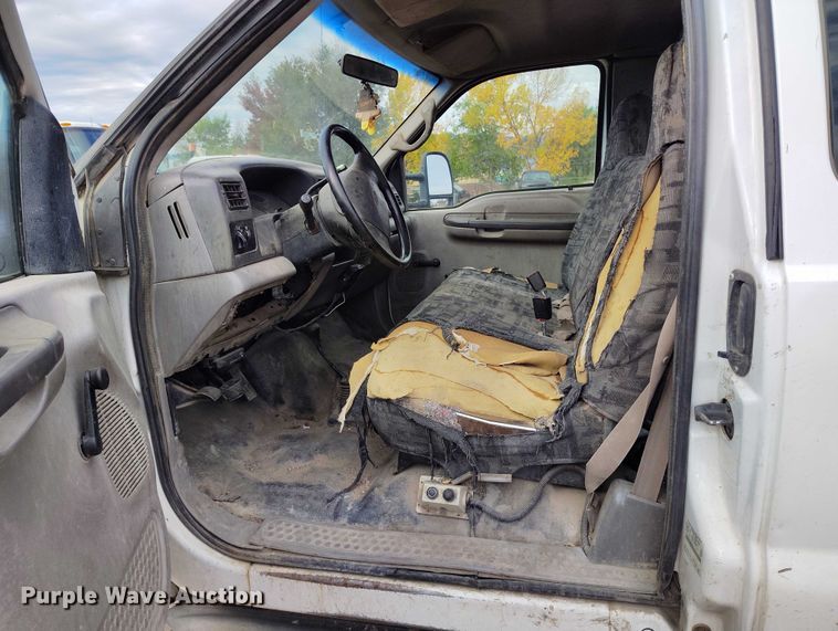 image for item IP9720 2000 Ford F350 Super Duty SuperCab dump flatbed pickup truck