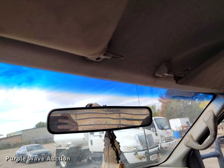 image for item IP9720 2000 Ford F350 Super Duty SuperCab dump flatbed pickup truck