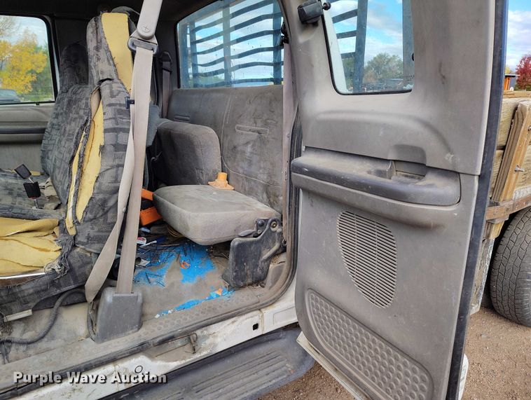 image for item IP9720 2000 Ford F350 Super Duty SuperCab dump flatbed pickup truck