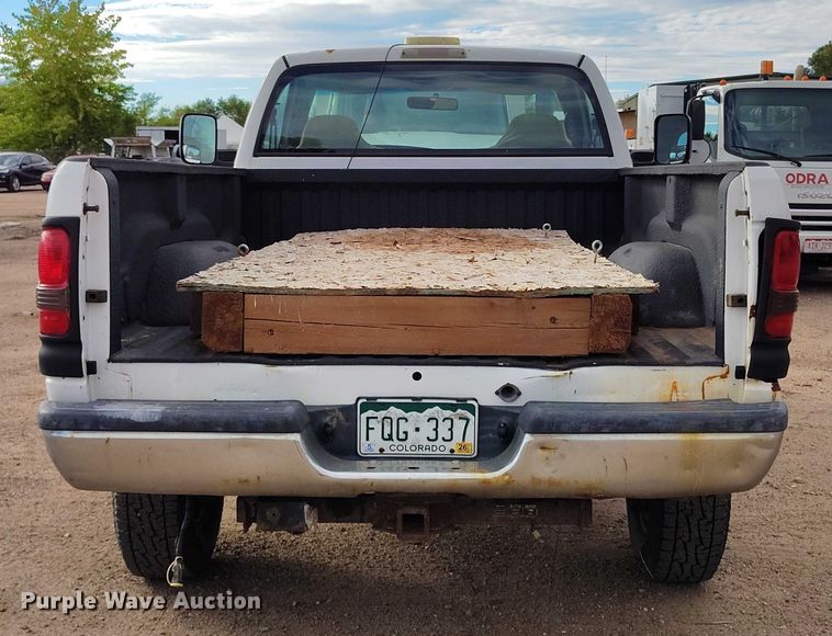 image for item IP9722 2002 Dodge Ram 2500 SLT pickup truck