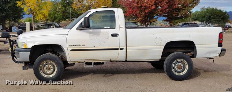image for item IP9722 2002 Dodge Ram 2500 SLT pickup truck