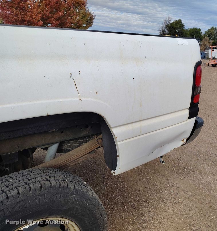 image for item IP9722 2002 Dodge Ram 2500 SLT pickup truck