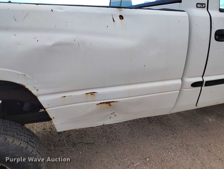 image for item IP9722 2002 Dodge Ram 2500 SLT pickup truck