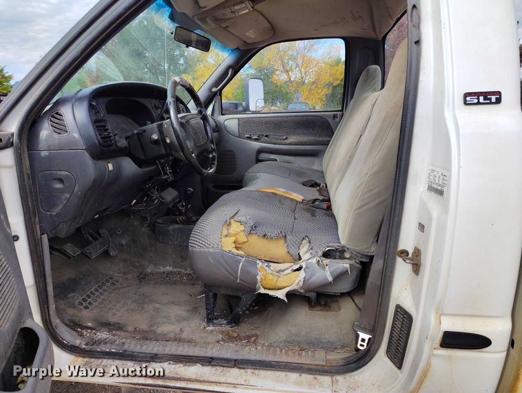 image for item IP9722 2002 Dodge Ram 2500 SLT pickup truck