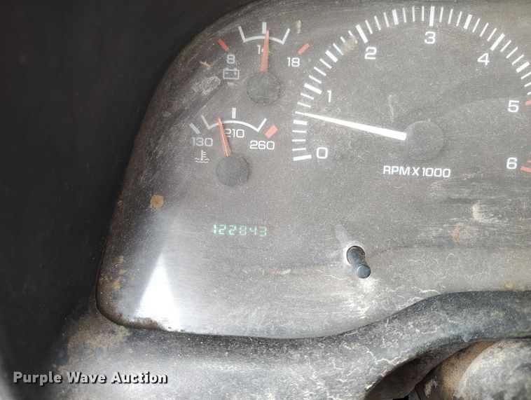 image for item IP9722 2002 Dodge Ram 2500 SLT pickup truck