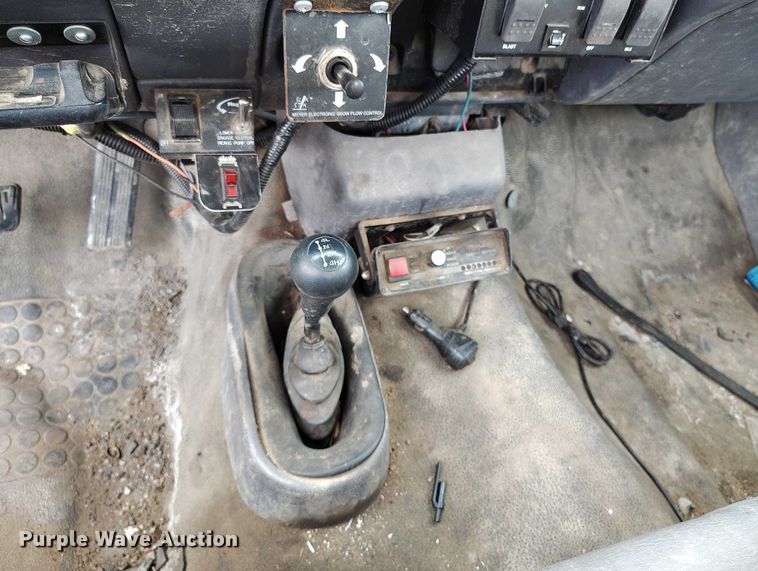 image for item IP9722 2002 Dodge Ram 2500 SLT pickup truck