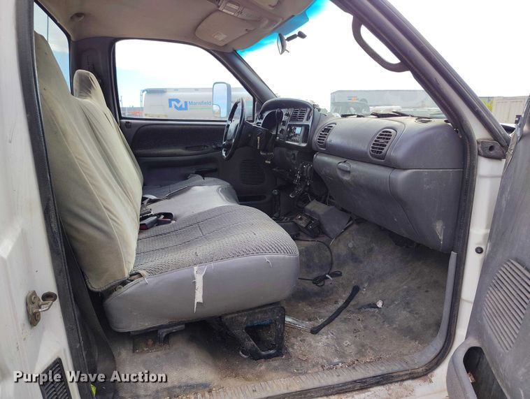 image for item IP9722 2002 Dodge Ram 2500 SLT pickup truck