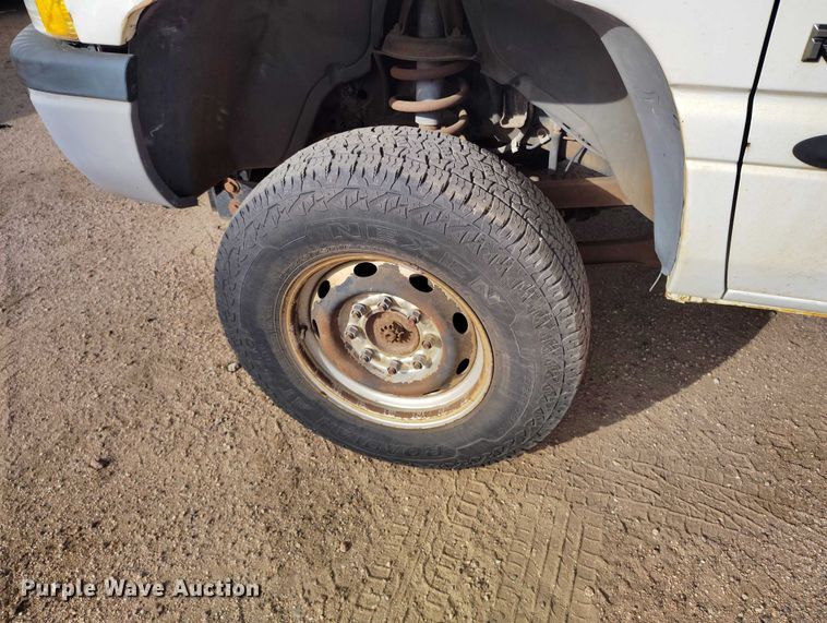 image for item IP9722 2002 Dodge Ram 2500 SLT pickup truck