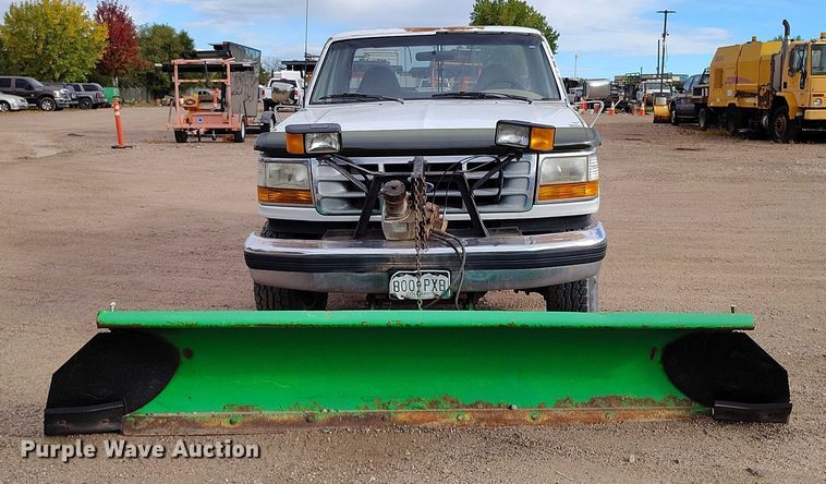 image for item IP9723 1997 Ford F250 XL pickup truck