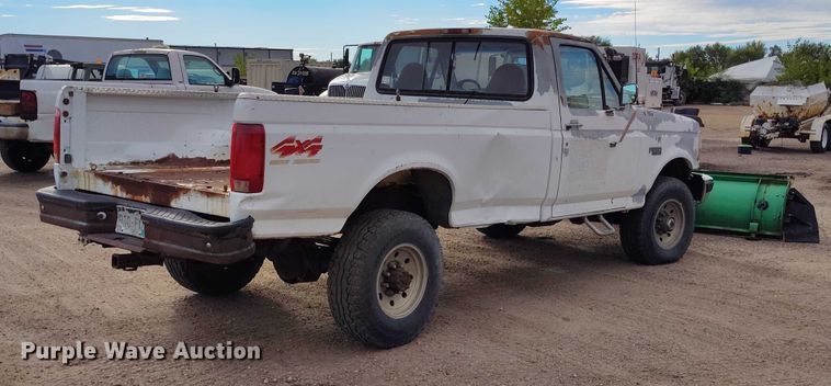 image for item IP9723 1997 Ford F250 XL pickup truck