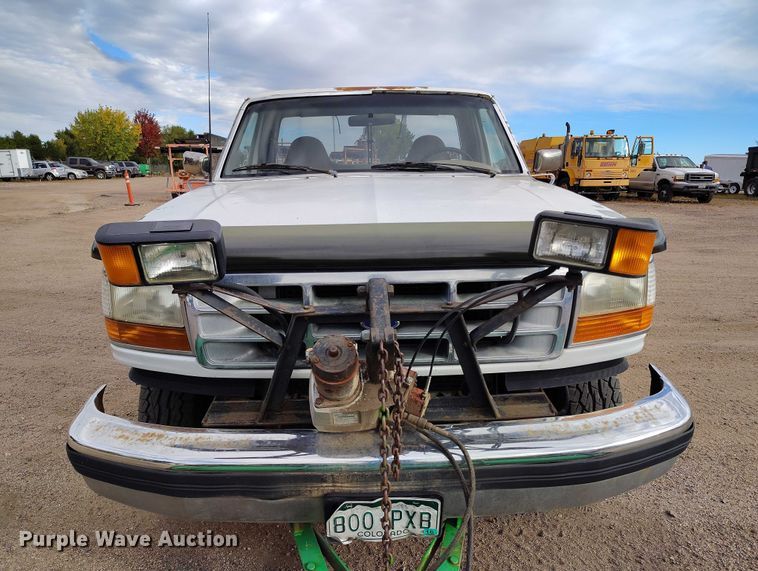 image for item IP9723 1997 Ford F250 XL pickup truck