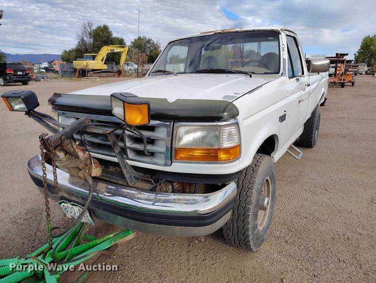 image for item IP9723 1997 Ford F250 XL pickup truck