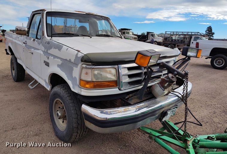 image for item IP9723 1997 Ford F250 XL pickup truck