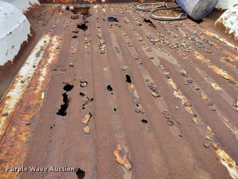 image for item IP9723 1997 Ford F250 XL pickup truck