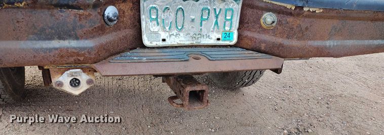 image for item IP9723 1997 Ford F250 XL pickup truck