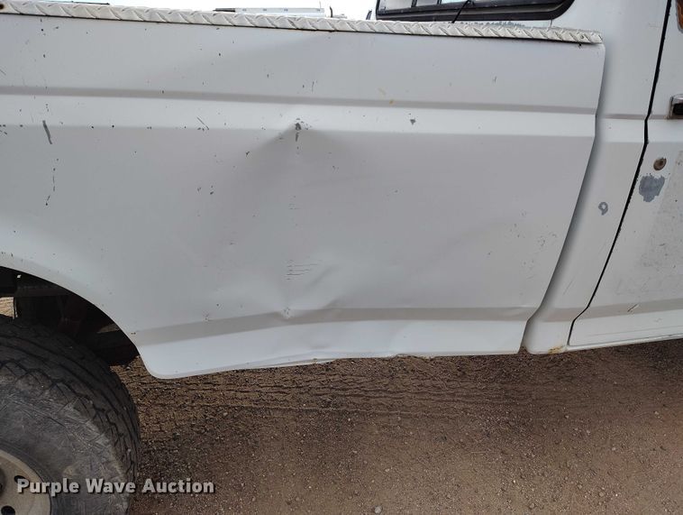 image for item IP9723 1997 Ford F250 XL pickup truck